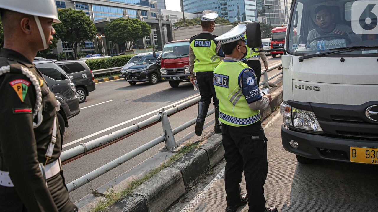 Rombongan Moge Terobos Jalur TransJakarta, Polisi Ungkap 14 Pengendara Terkena Tilang Elektronik