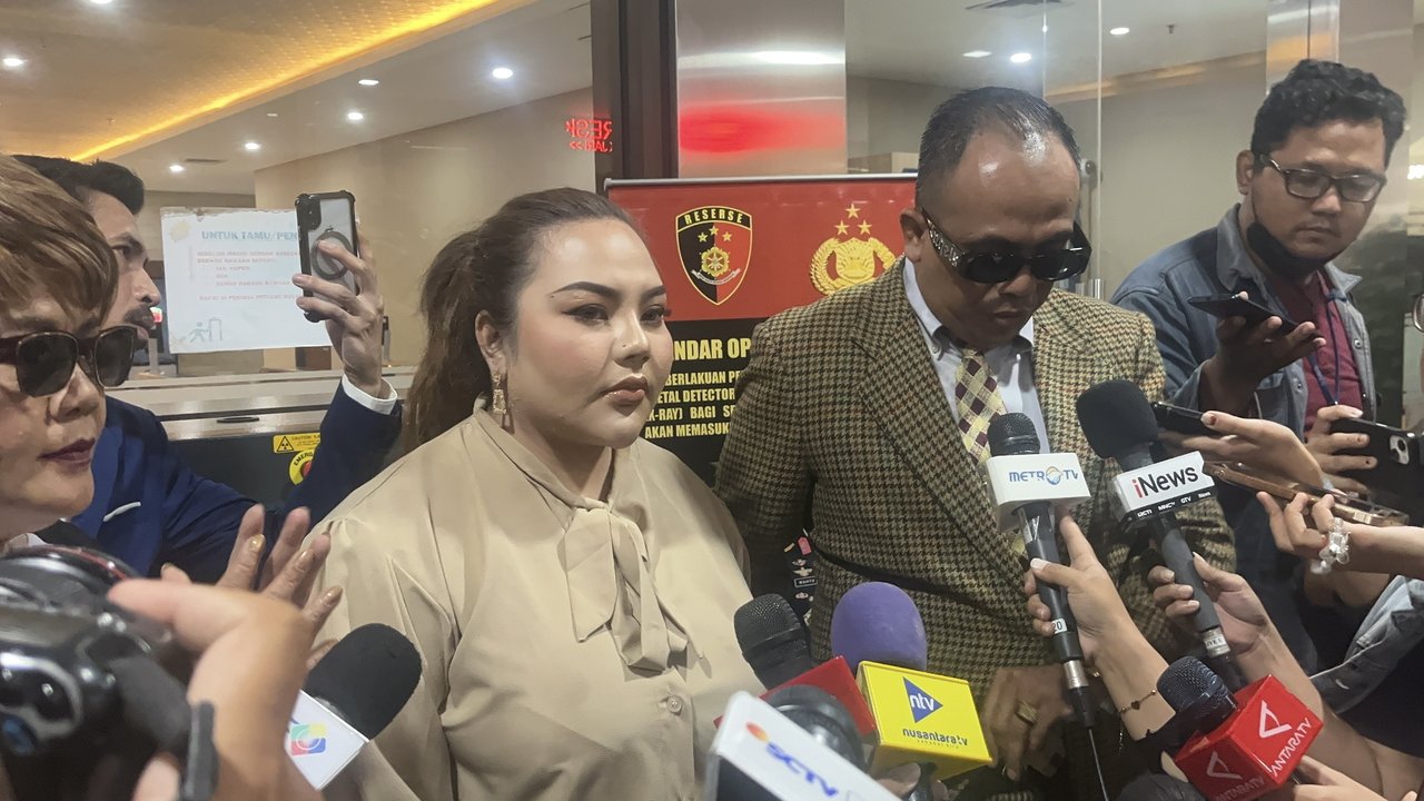 Selebgram Lisa Mariana Jalani Tes DNA di Bareskrim Polri