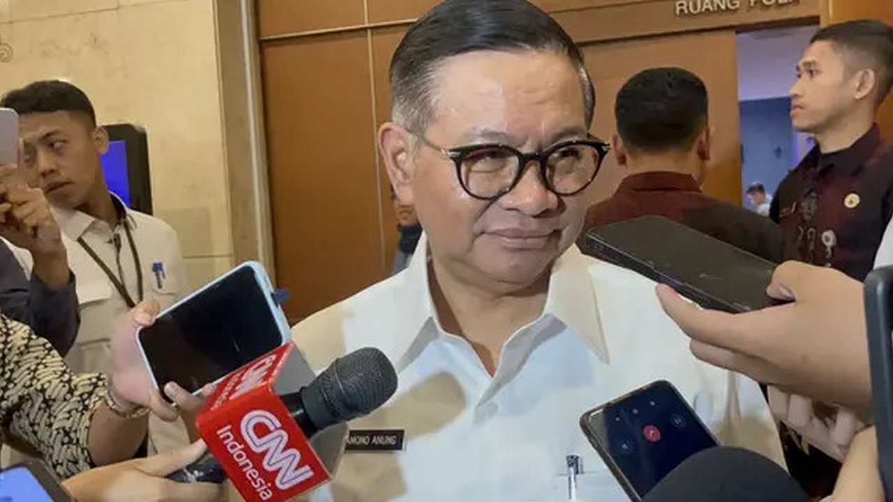 Gubernur DKI Jakarta Pramono Anung saat menghadiri peletakan batu pertama septic tank komunal terintegrasi teknologi tepat guna biogas dan septic tank skala rumah tangga dilakukan di Rusunami