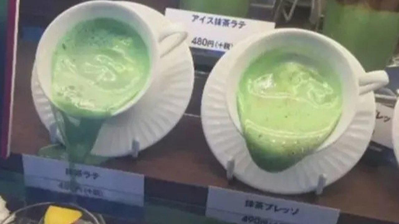 Gelombang panas di Jepang membuat pajangan makanan palsu meleleh pada Agustus 2025. (dok. X via Must Share News)