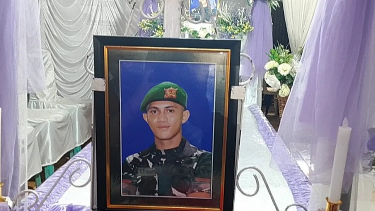 Prada Lucky Namo (23), prajurit TNI di NTT akhirnya meninggal dunia setelah dirawat secara intensif selama empat hari di rumah sakit usai diduga mendapat penganiayaan berat dari seniornya.