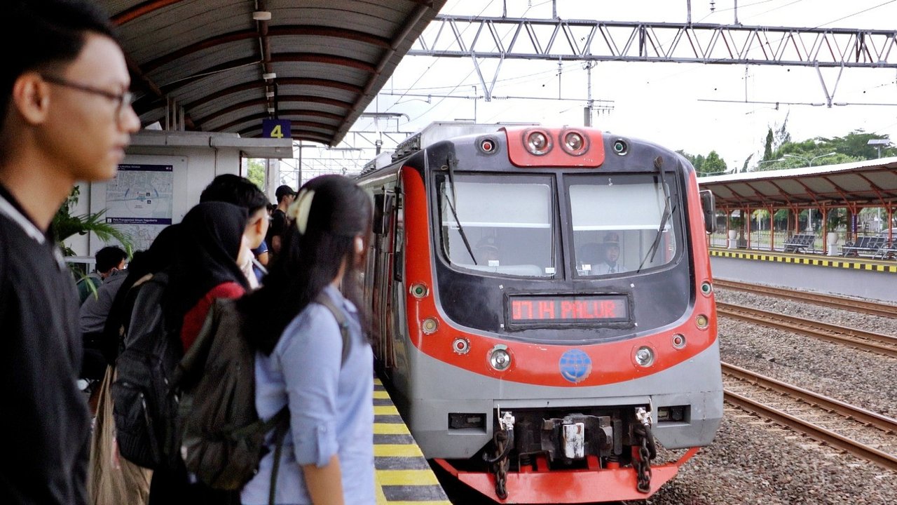 PT Kereta Commuter Indonesia (KCI) atau KAI Commuter mencatat lonjakan penumpang KRL Commuter Line Jabodetabek. (Foto: KAI)