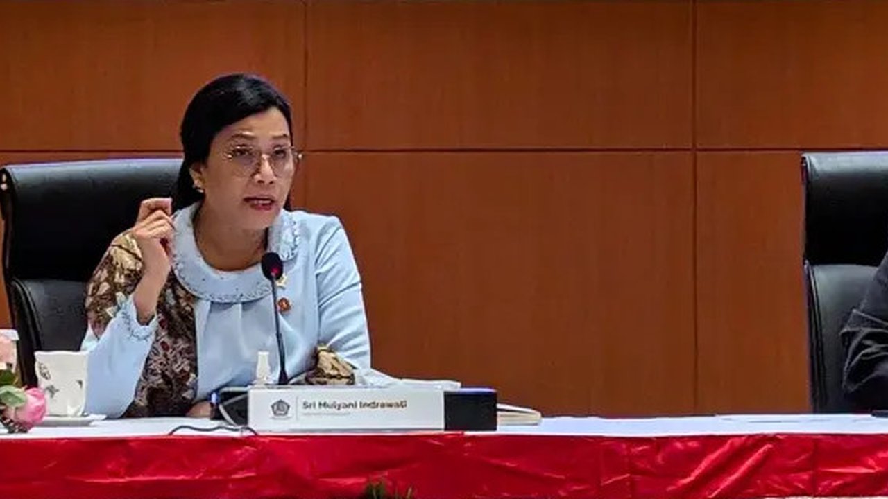 Menkeu Sri Mulyani dalam pengumuman seleksi calon Ketua dan Anggota Dewan Komisioner LPS periode 2025--2030, di Jakarta, Kamis (3/7/2025). (Foto: tangkapan layar/Tira Santia)