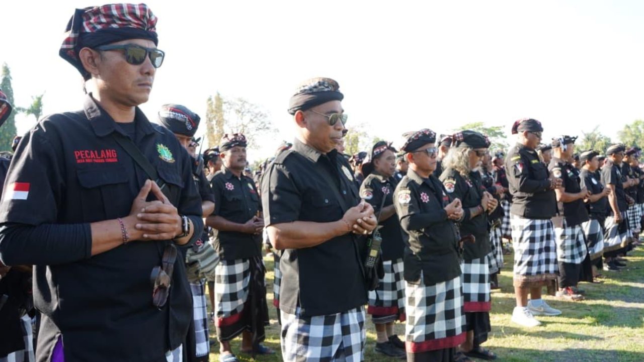 Ribuan Pecalang Turun Tangan Jaga Bali, Aksi Anarkis Dikecam Keras