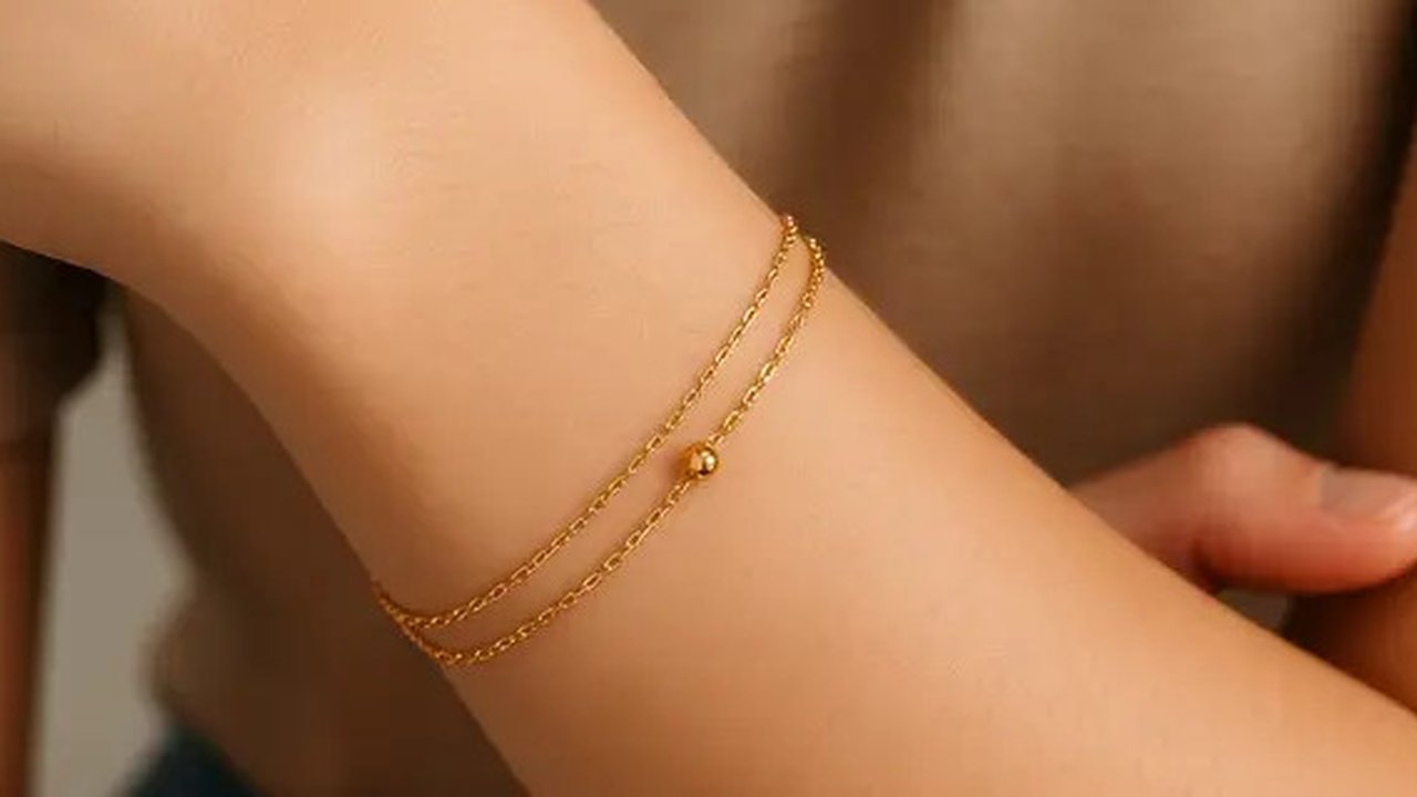 7 Model Gelang Emas Gram Kecil Tapi Cantik yang Lagi Tren di 2025, Cocok untuk Gaya Sehari-hari (sumber:AI)