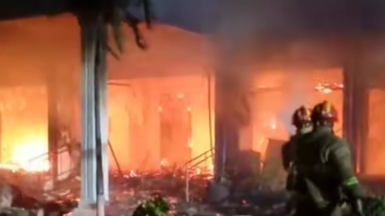 Khofifah Sayangkan Massa Bakar Gedung Grahadi: Itu Bagian Cagar Budaya