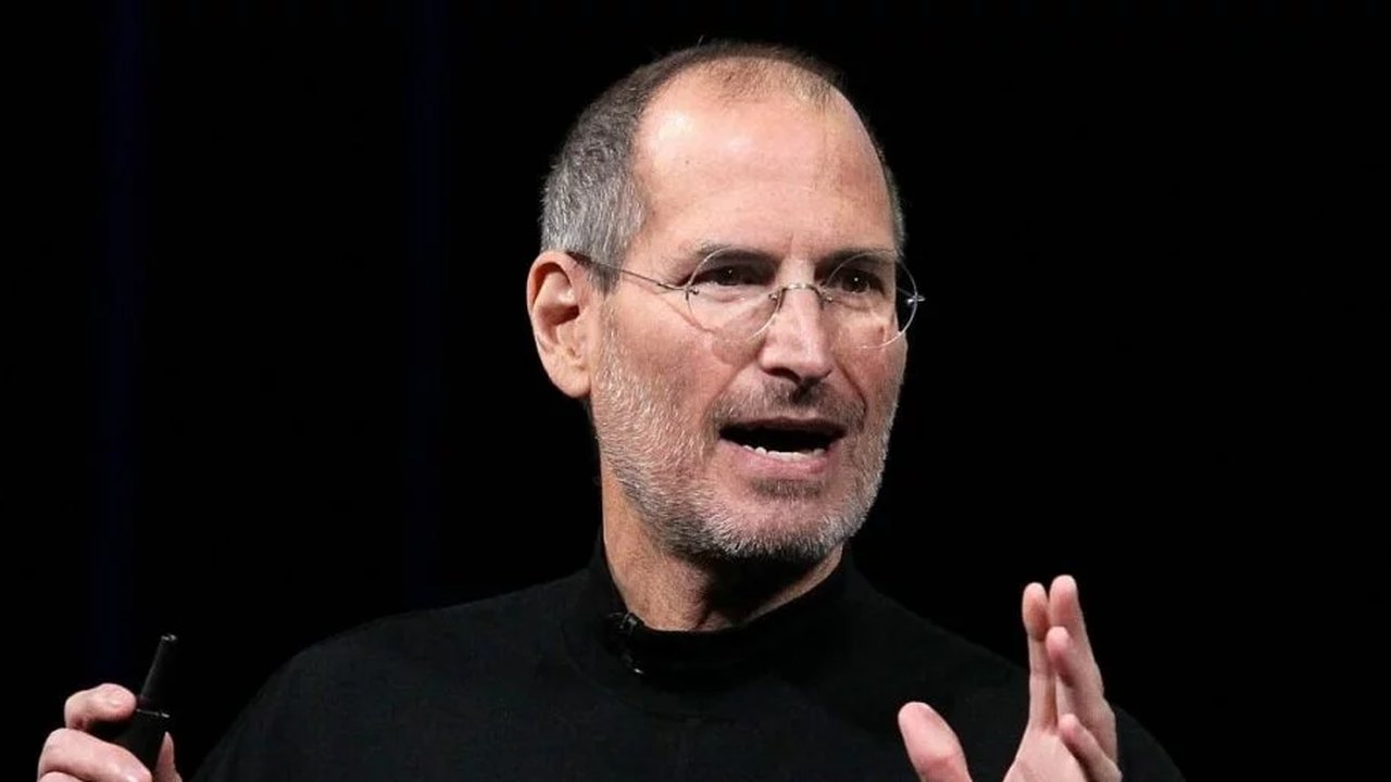 Ekspresi Steve Jobs Ejek BlackBerry Saat Perkenalkan iPhone Pertama Kali