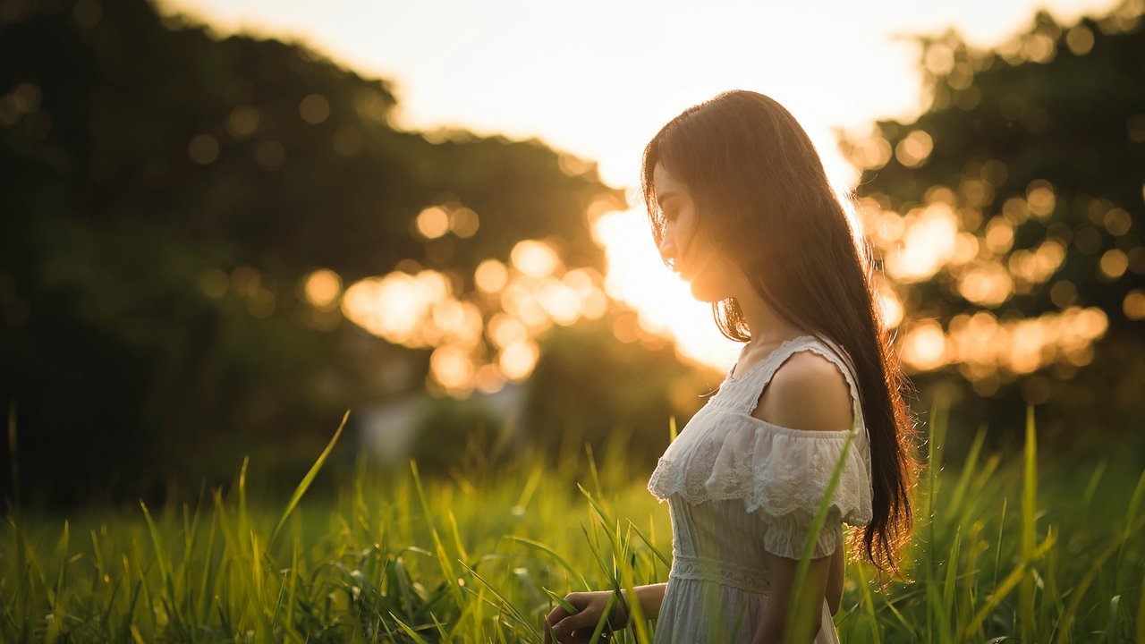 Ilustrasi sedih, kecewa, patah hati, putus cinta, terluka. (Photo by Hisu lee on Unsplash)