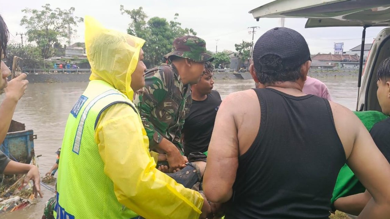 Perempuan Tanpa Identitas Ditemukan Tewas Terseret Arus Banjir Bali di Sungai Taman Pancing