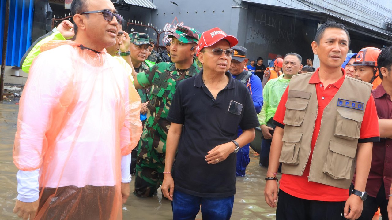 Gubernur Bali I Wayan Koster pantau banjir