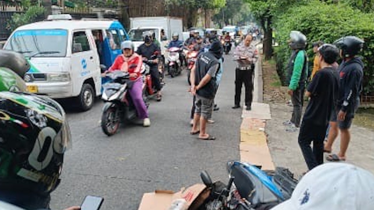 Suami Tewas Istri Kritis Usai Motornya Tabrak Pohon