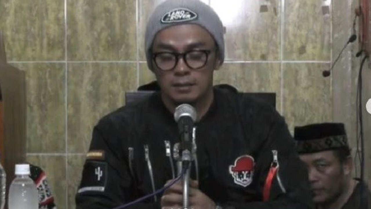 Ustaz Evie Effendi menyampaikan permintaan maaf atas pernyataannya yang dinilai menghina Nabi Muhammad SAW. (dok. Instagram @evieffendi/Dinny Mutiah)