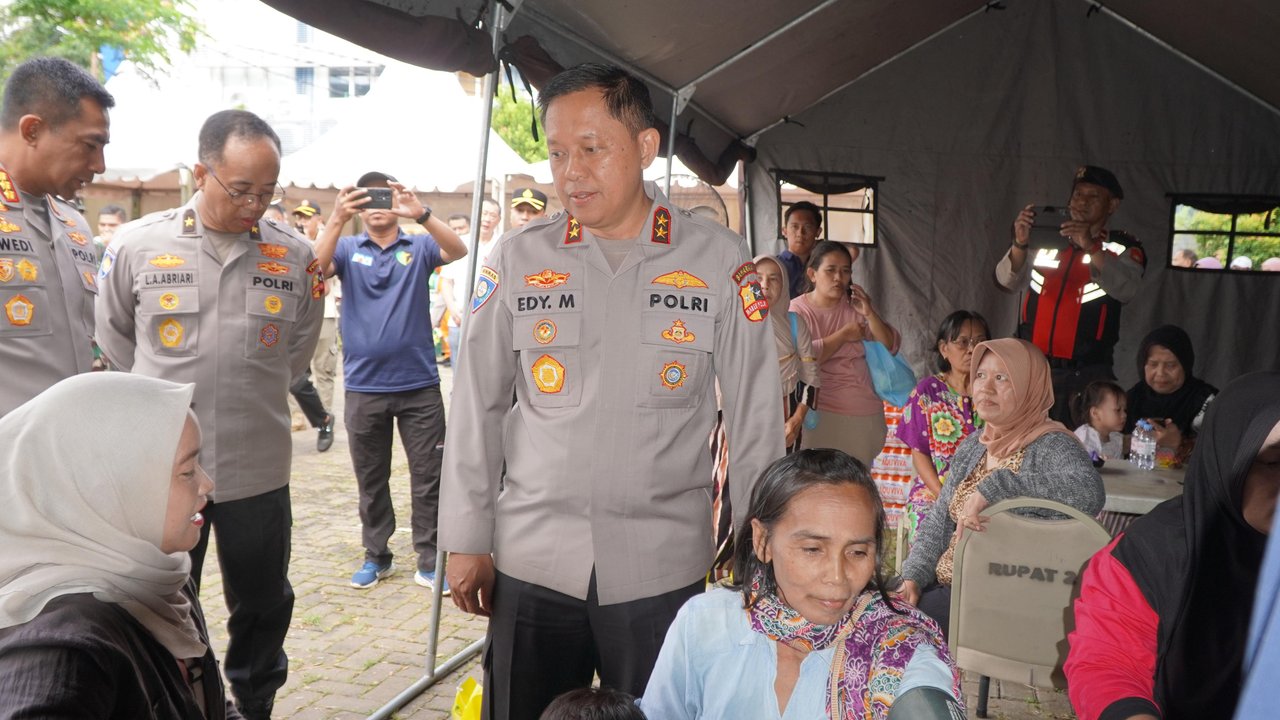 Gerakan Pangan Murah Polri di Jakarta Barat: 20 Ton Beras dan 4.000 Liter Minyak Goreng Habis dalam Hitungan Jam