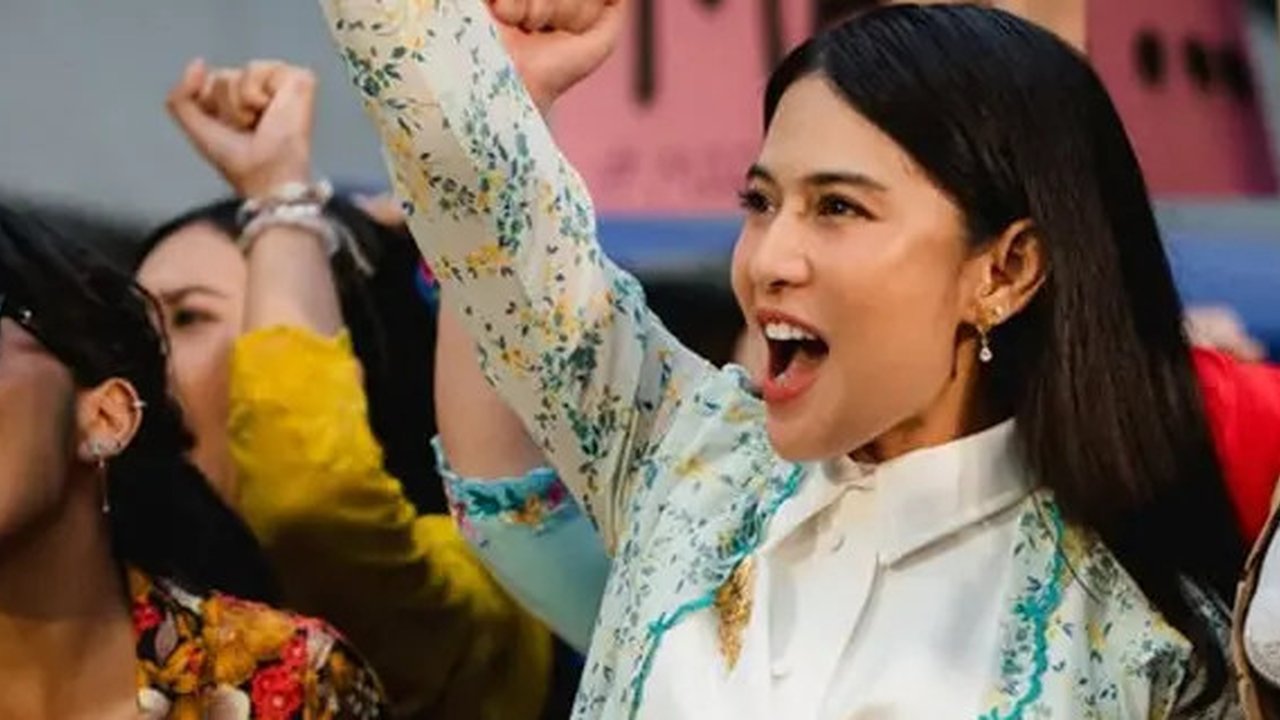 Detail Kebaya Dian Sastrowardoyo (Foto: Instagram @therealdisastr)