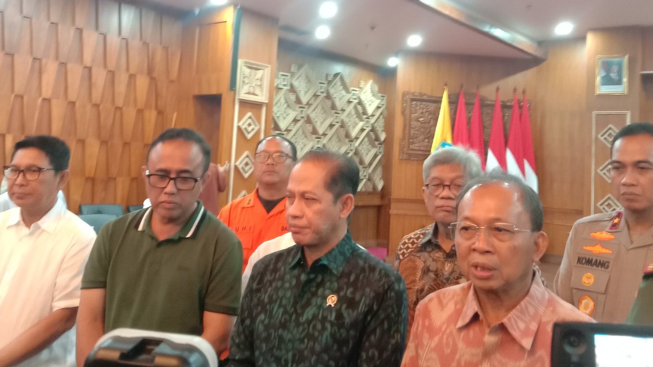 Banjir Parah, Menteri Hanif Peringatkan Koster Hentikan Alih Fungsi Lahan Sekarang!