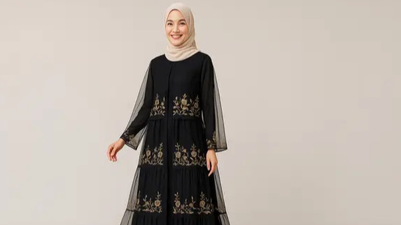 Model Gamis Hitam Kombinasi Bordir