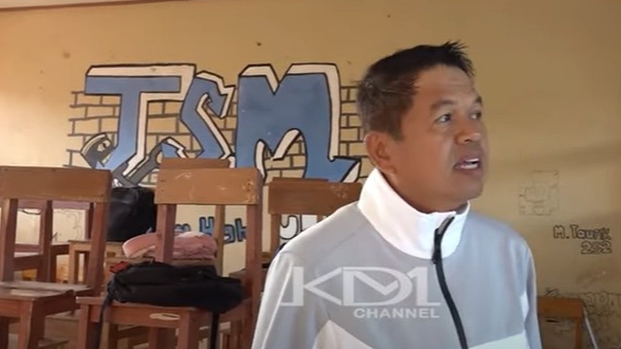 Lihat Sekolah Berantakan, Dedi Mulyadi 'Ngamuk' Sentil Kadis: Jangan Duduk di Meja Terus