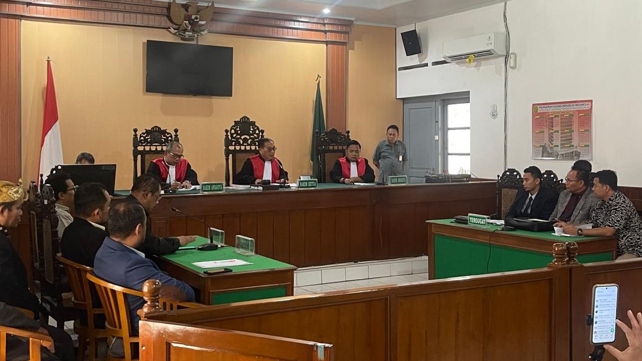 Tergugat Polri Absen, Sidang Gugatan CLS Ijazah Jokowi Ditunda