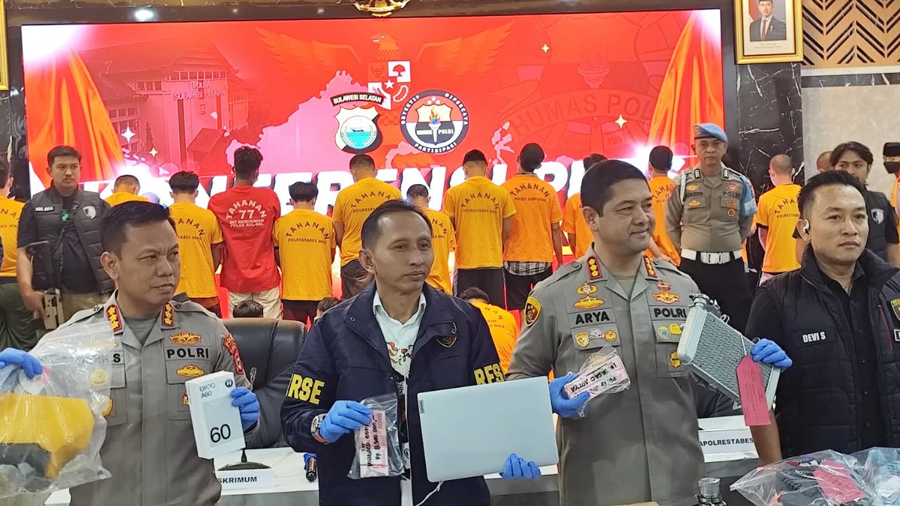 Polisi Tetapkan 10 Orang Tersangka Angkut Mesin ATM di DPRD Makassar