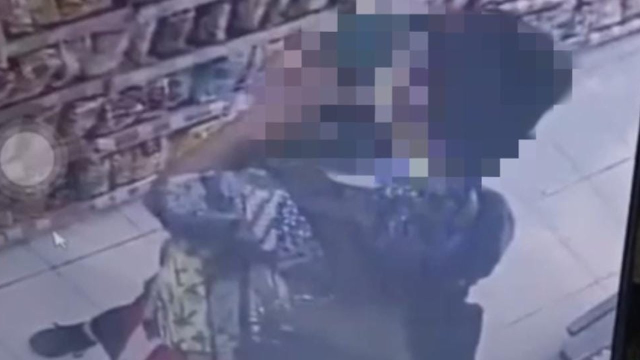 Viral Video Pelajar Mesum di Minimarket Jombang Terekam CCTV, Pihak Sekolah Buka Suara