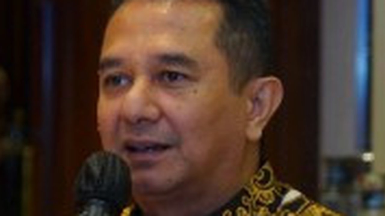 Gantikan Hendri Saputra, Eks Kepala OJK Jabodebek Roberto Akyuwen Jabat Dirut LRT Jakarta