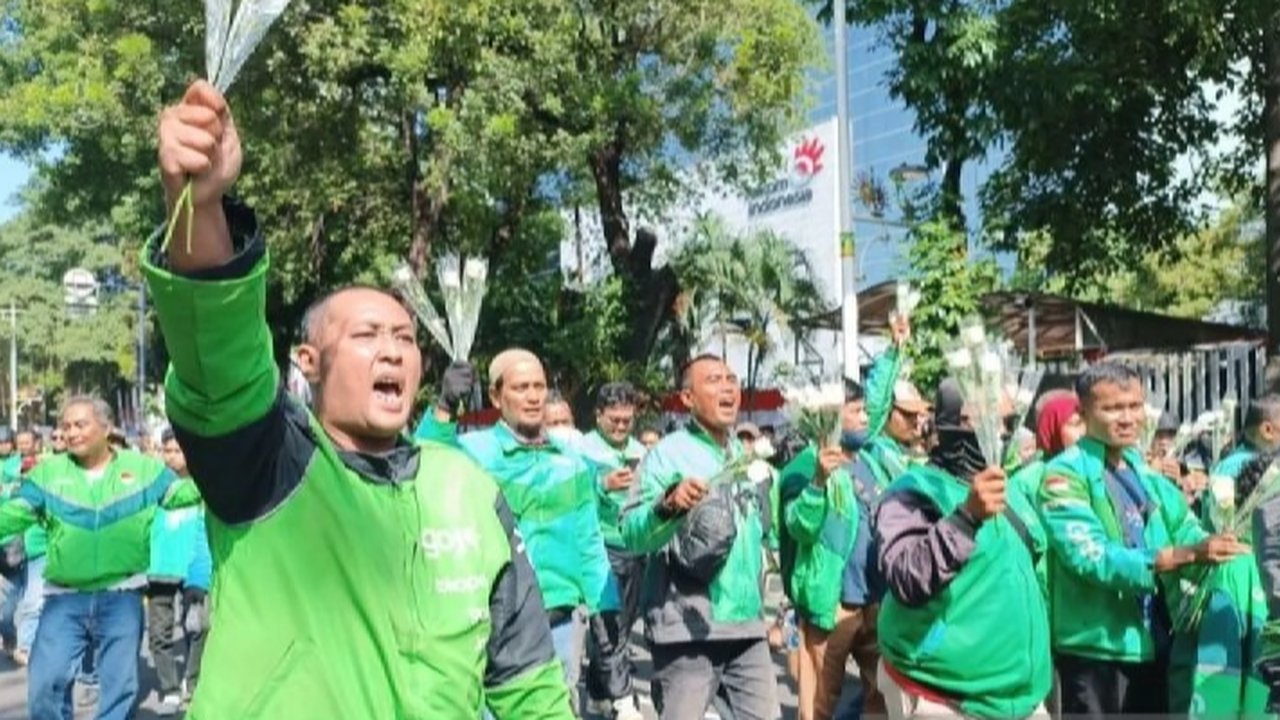 Ribuan Ojol Demo 17 September Hari Ini, Konvoi dari Istana hingga DPR