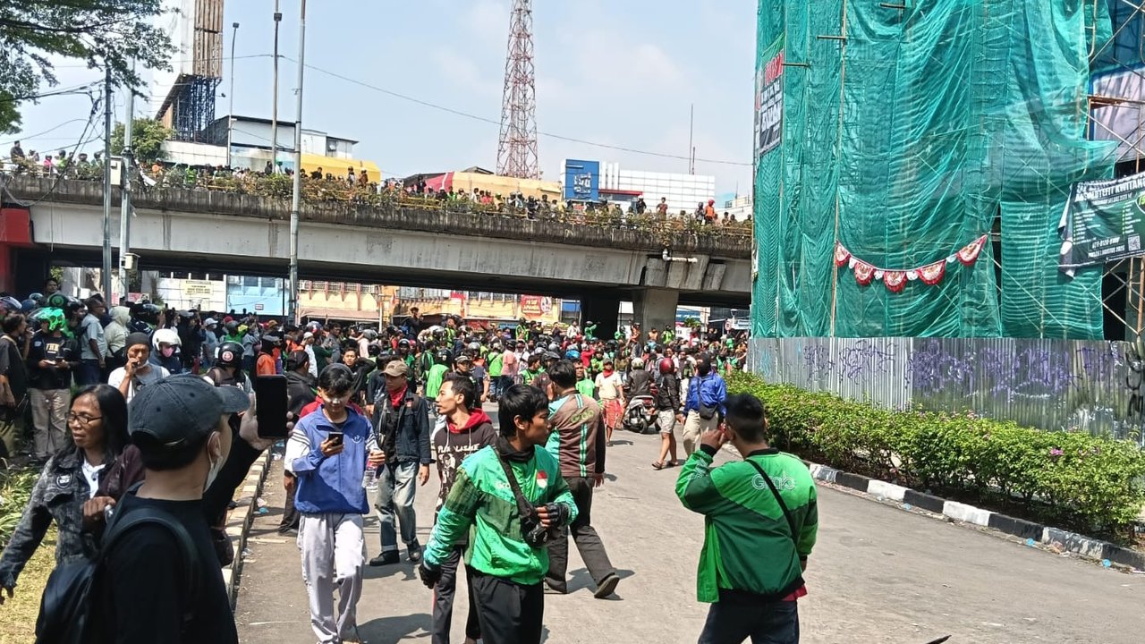 Cerita Driver Ojol Tetap Narik Demi Dapur 'Ngebul' Ketimbang Offbid Demo Hari Ini