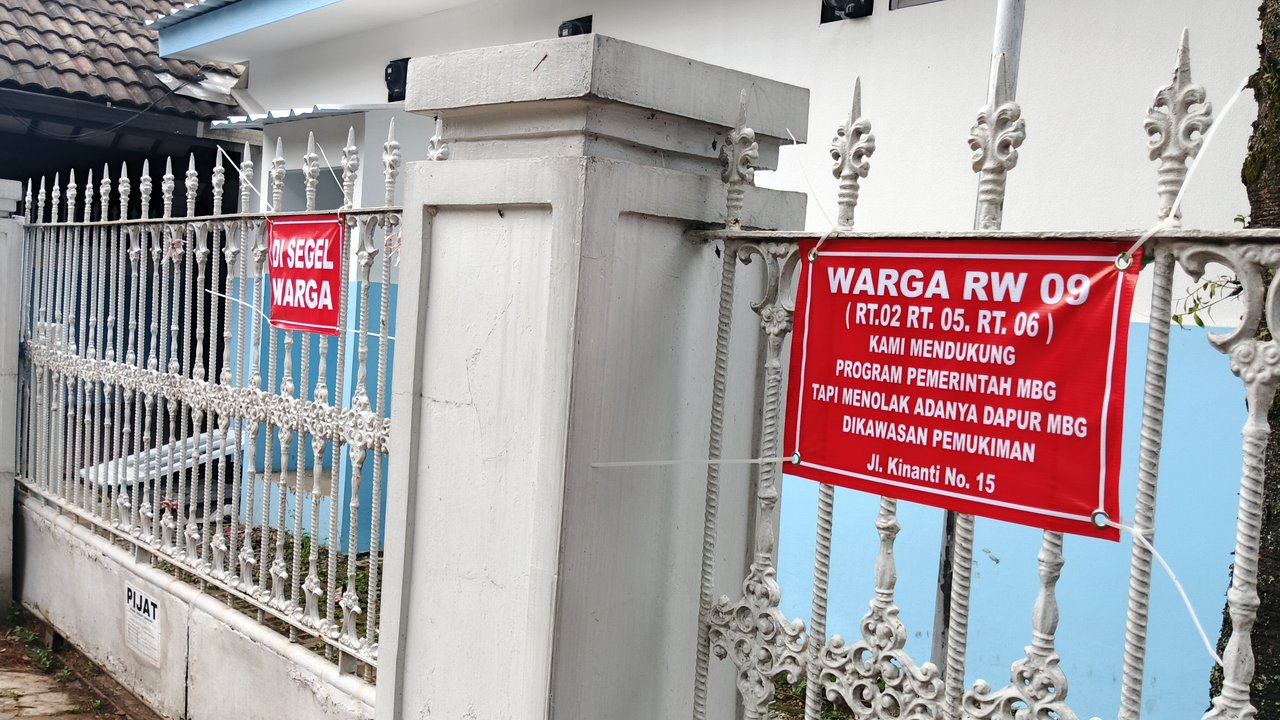 Dapur MBG di Lengkong Bandung Disegel Warga