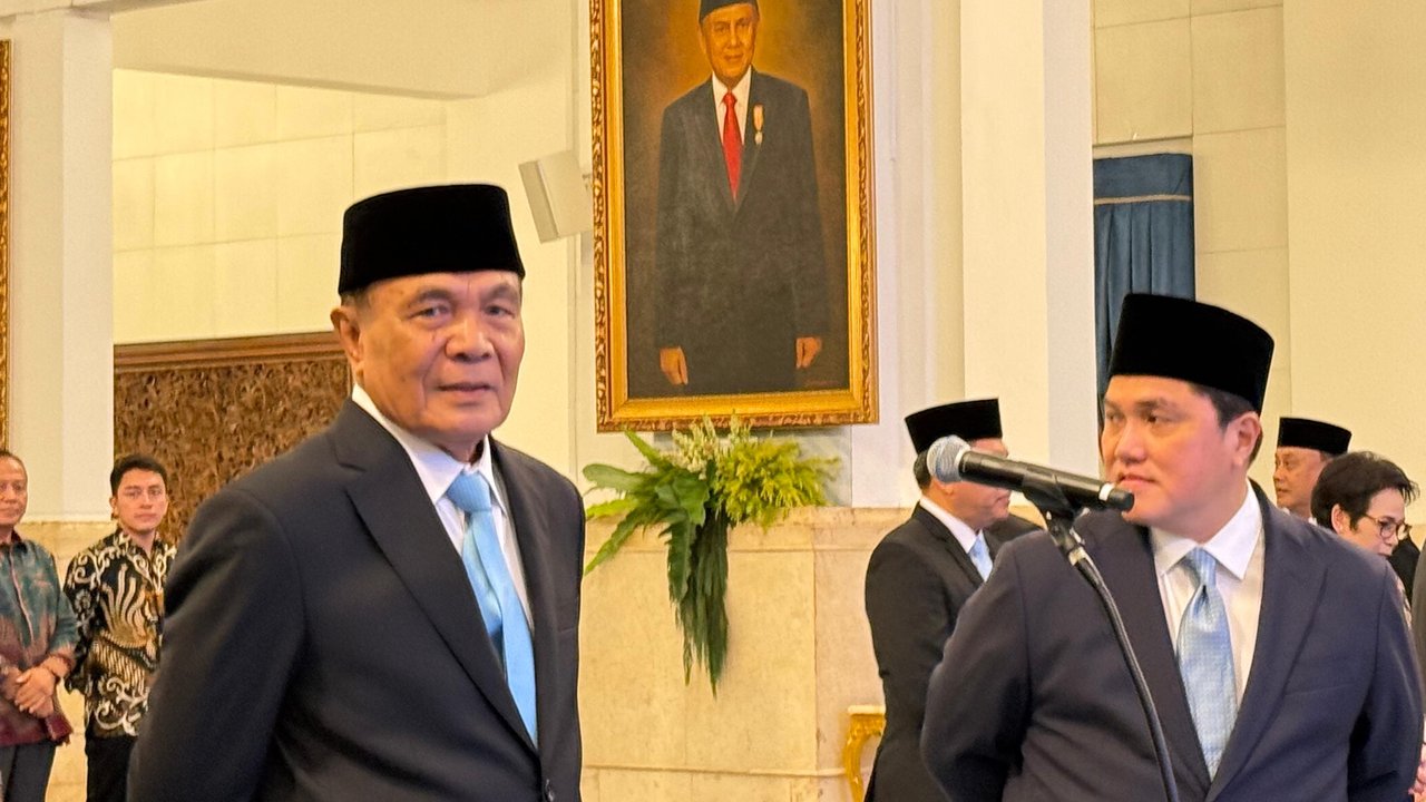 Presiden Prabowo Subianto resmi melantik Letjen (Purn) Djamari Chaniago sebagai Menteri Koordinator Bidang Politik dan Keamanan (Menko Polkam), Rabu (17/8/2025) hari ini. (Liputan6.com/Lizsa)