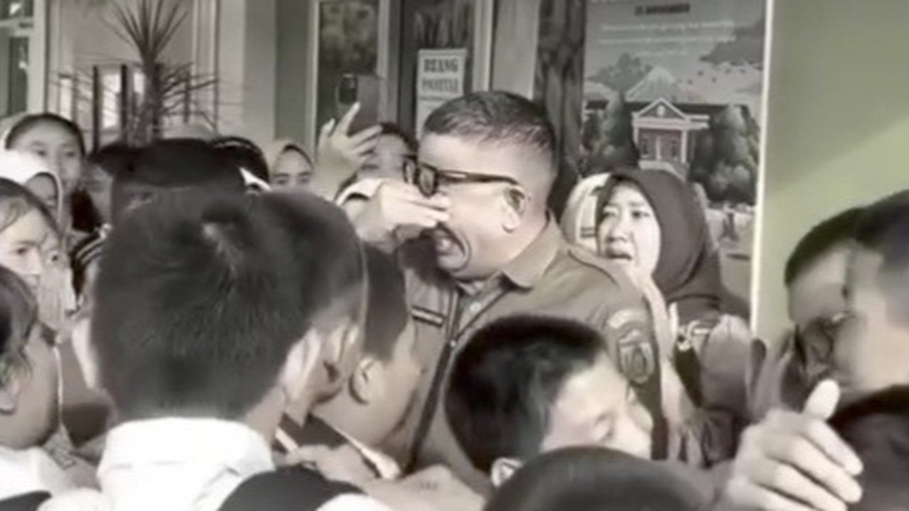 Buntut Video Mutasi Viral, Wali Kota dan Kepsek SMPN 1 Prabumulih Dipanggil Kemendagri