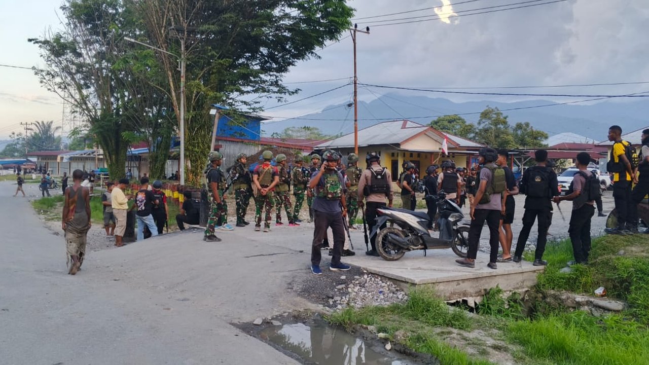 Sinergitas TNI-Polri Berhasil Evakuasi 6 Personel TNI AD Satgas Maleo Kopassus di Yalimo, 3 Luka Berat