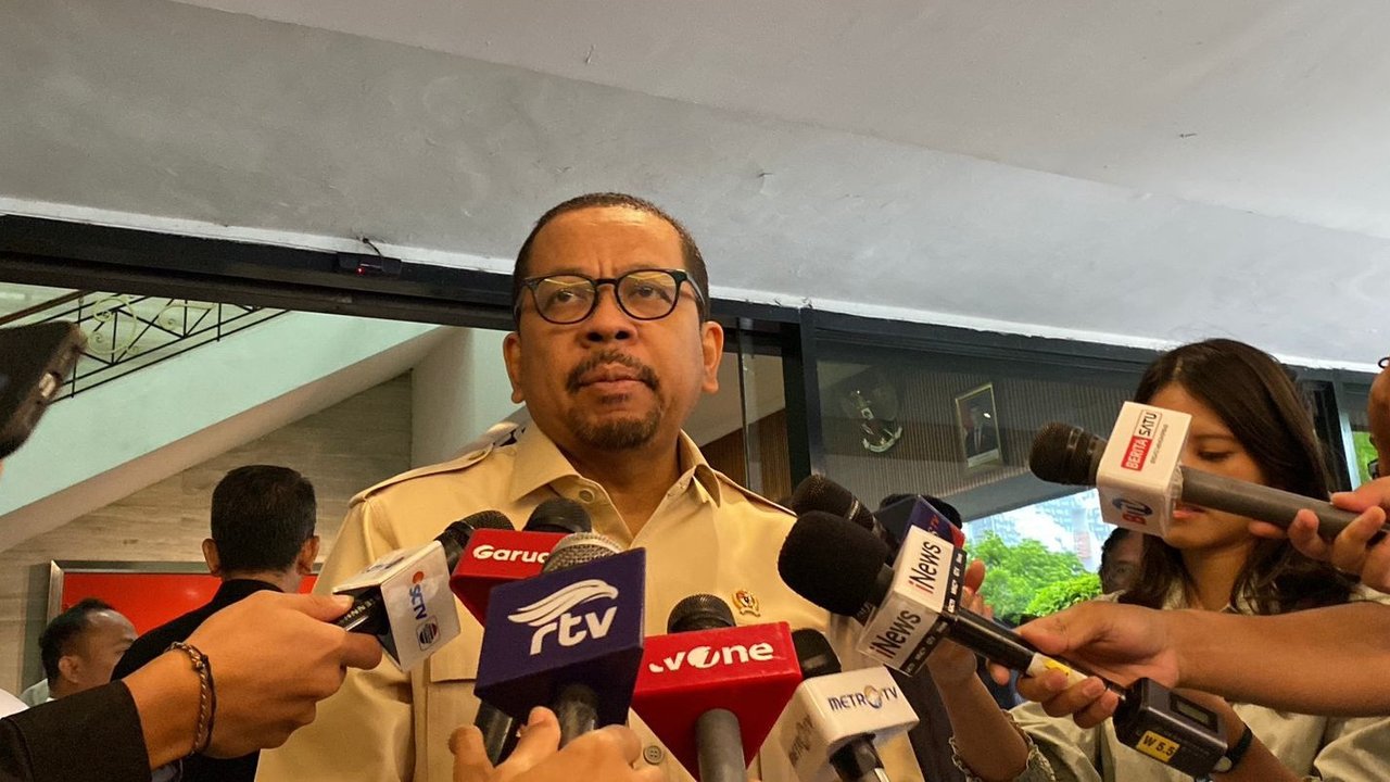 Pesan Khusus Seskab Teddy untuk Qodari: Komunikasikan Keberhasilan Pemerintah
