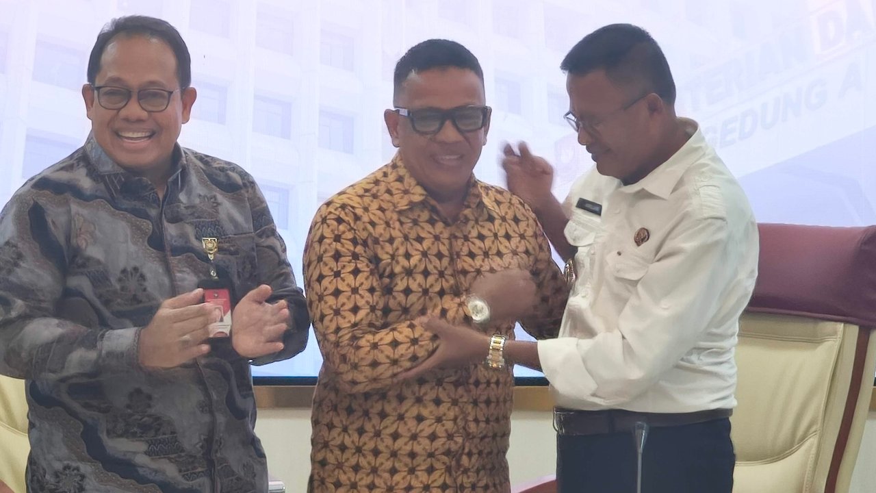 Walkot Prabumulih Disanksi Kemendagri Buntuk Pencopotan Kepala Sekolah
