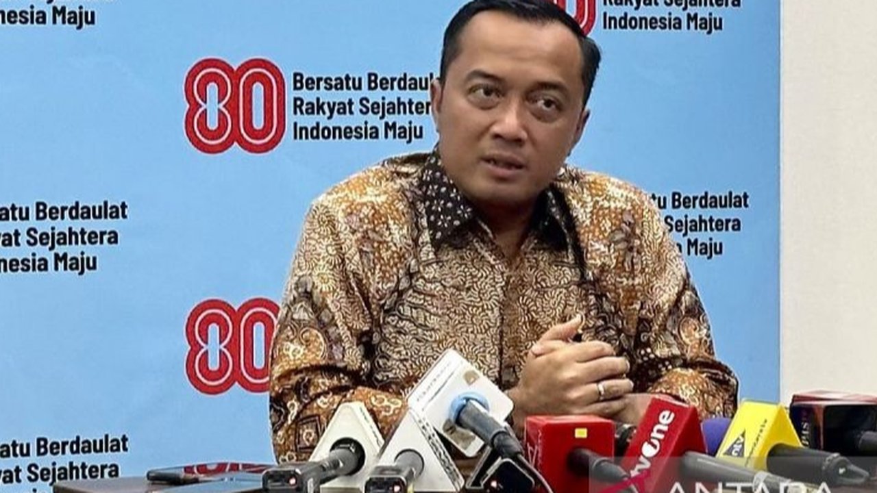 Mensesneg Prasetyo Hadi mendesak Polri mengusut tuntas insiden rantis Brimob lindas ojol yang berujung kematian saat pembubaran demo di Jakarta. Bagaimana kelanjutan kasus ini?