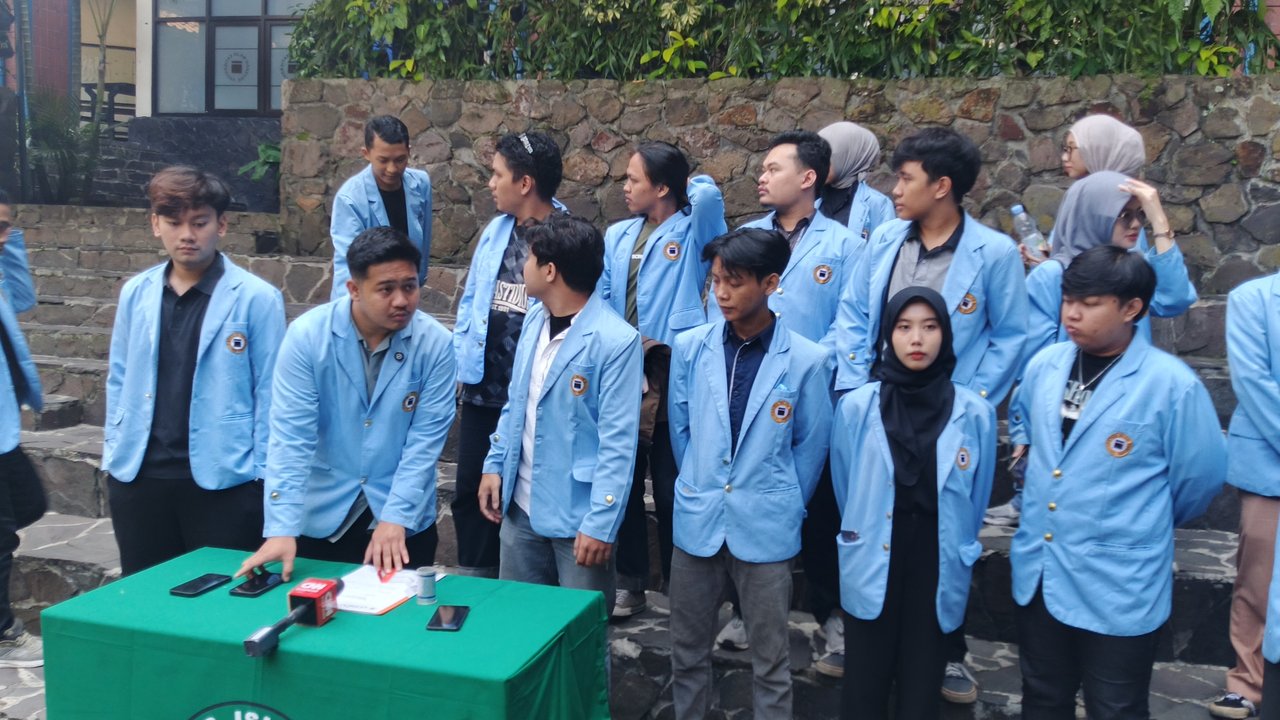 Pernyataan Sikap BEM Unisba soal Penembakan Gas Air Mata di Lingkungan Kampus