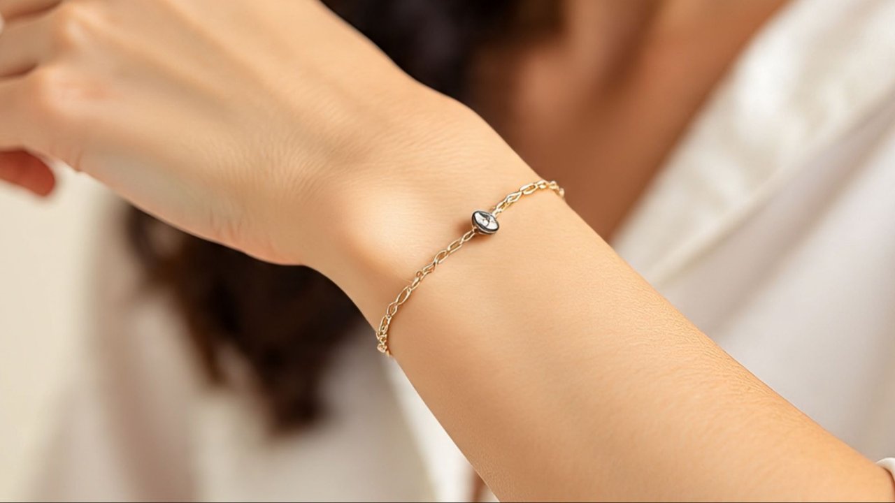 Ilustrasi Gelang Rantai Tipis
