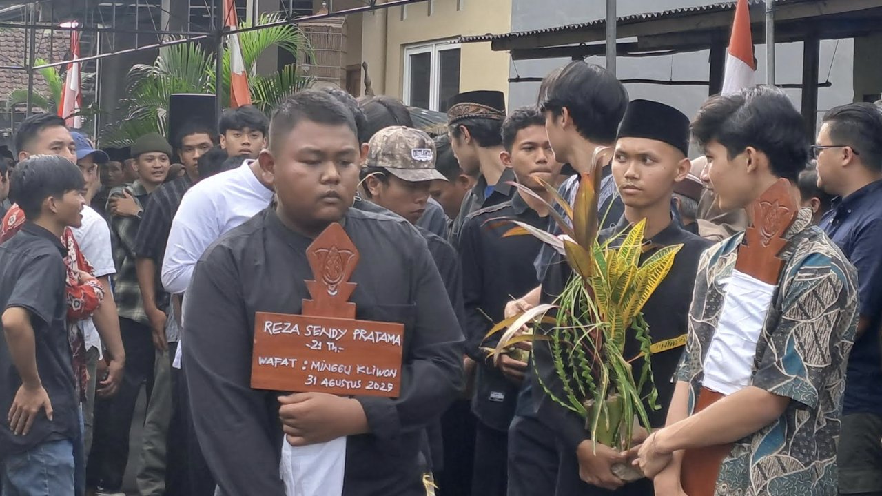 Ayah Mahasiswa Amikom Yogyakarta Meninggal Usai Demo: Tubuh Anak Saya Penuh Memar