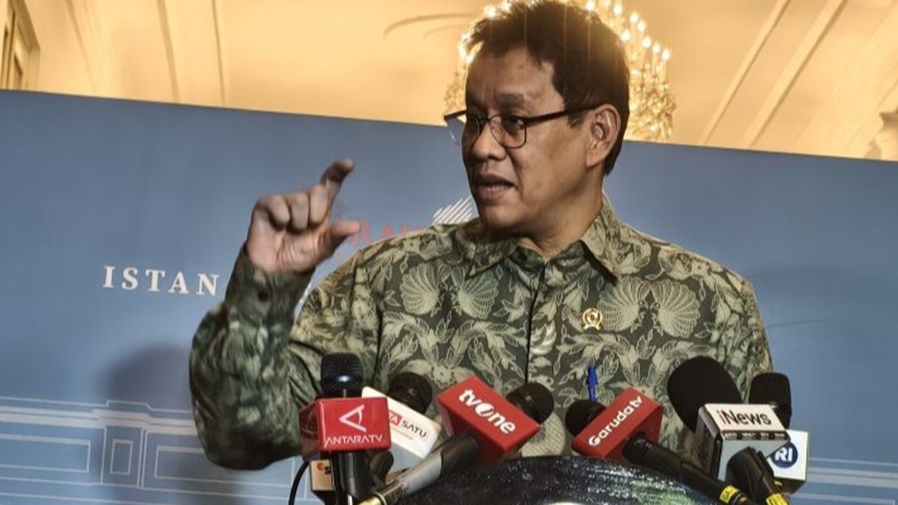 Menteri Keuangan Purbaya Yudhi Sadewa mengungkapkan strategi pemerintah menekan subsidi listrik tanpa menaikkan tarif. Pengembangan PLTS dan EBT efisien jadi fokus utama.