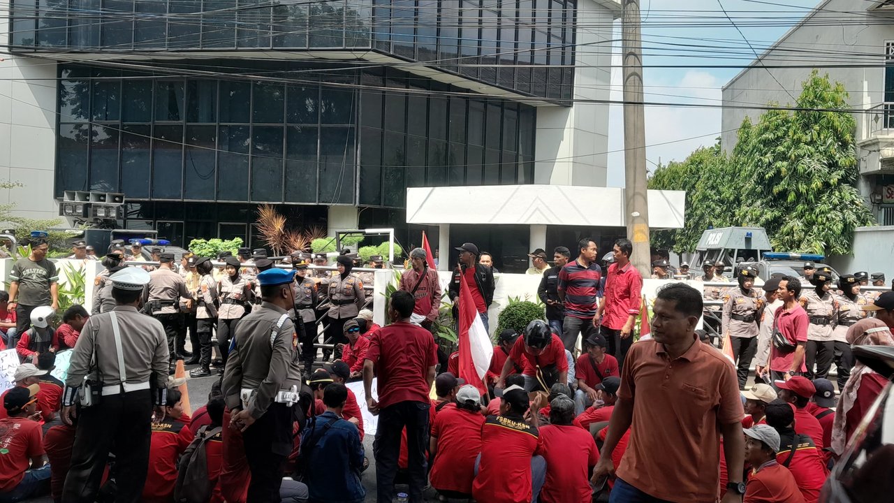 Pekerja Kontrak Geruduk Kantor PTPN I Regional VII, Tuntut Kepastian Status dan Hak