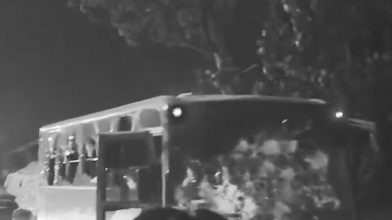 Viral, Bus Rombongan Suporter Persita Diserang di Jalur Pantura