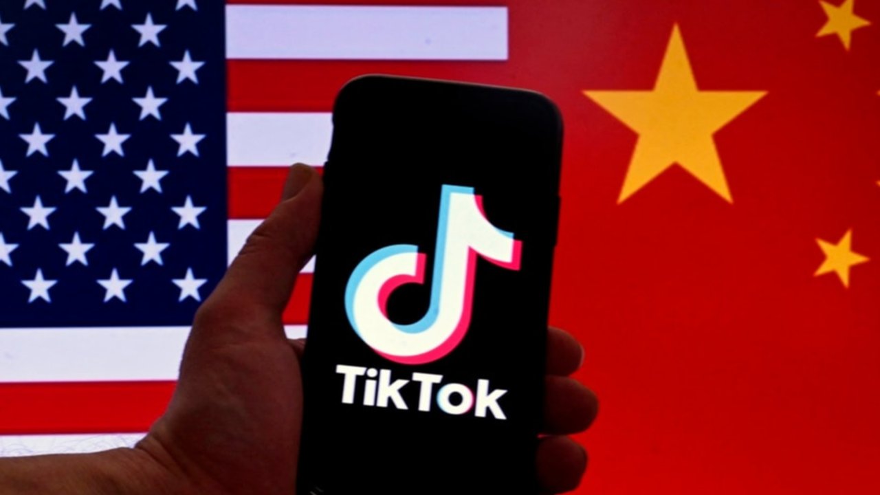 TikTok memperkirakan bisnis kecil di platform itu bisa kehilangan lebih dari $1 miliar (sekitar Rp16 triliun) pendapatan dalam satu bulan jika larangan diberlakukan.