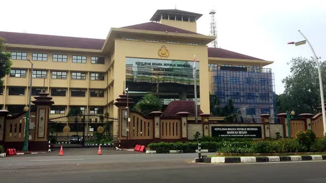 gedung mabes polri