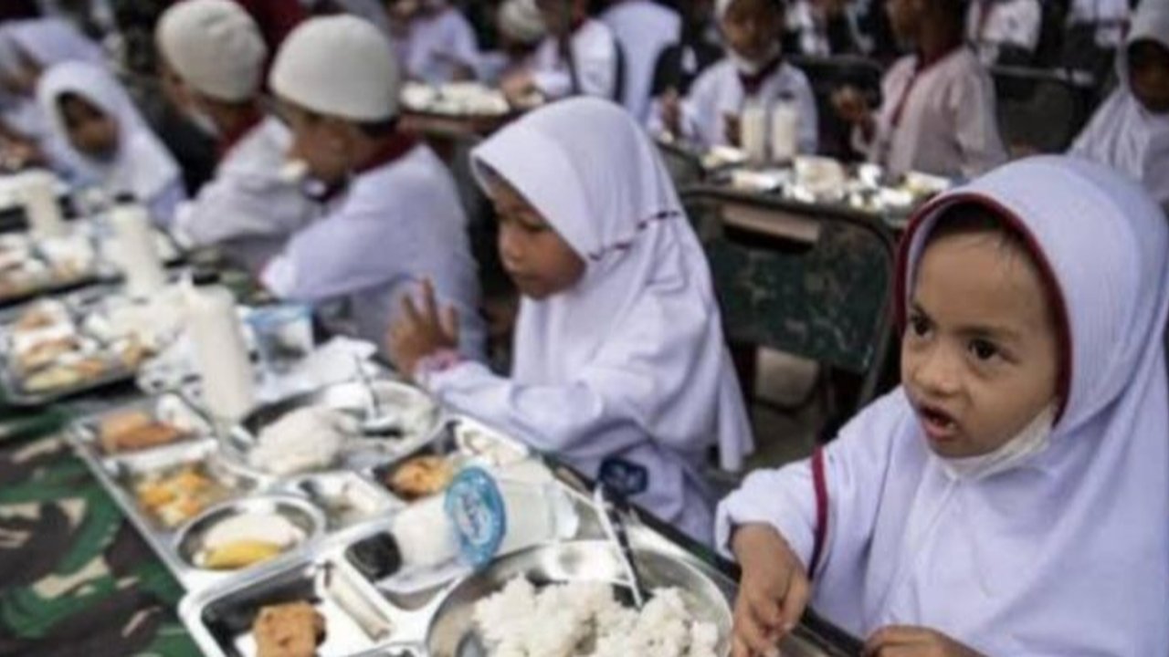 Limbah MBG dari SPPG Palmerah Dimanfaatkan untuk Kompos dan Budidaya Maggot
