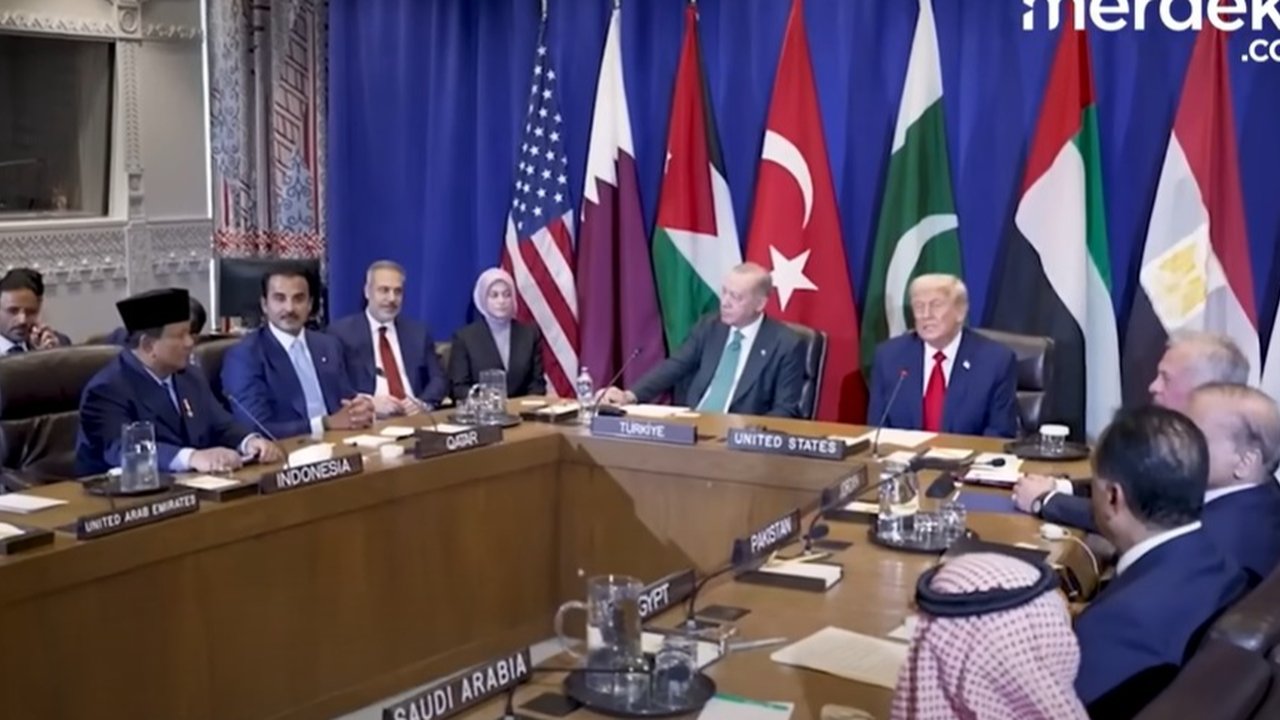 Prabowo Pidato Hingga Gebrak Podium, Trump: Bagaimana Harus Berhadapan dengan Dia Ketika Marah?