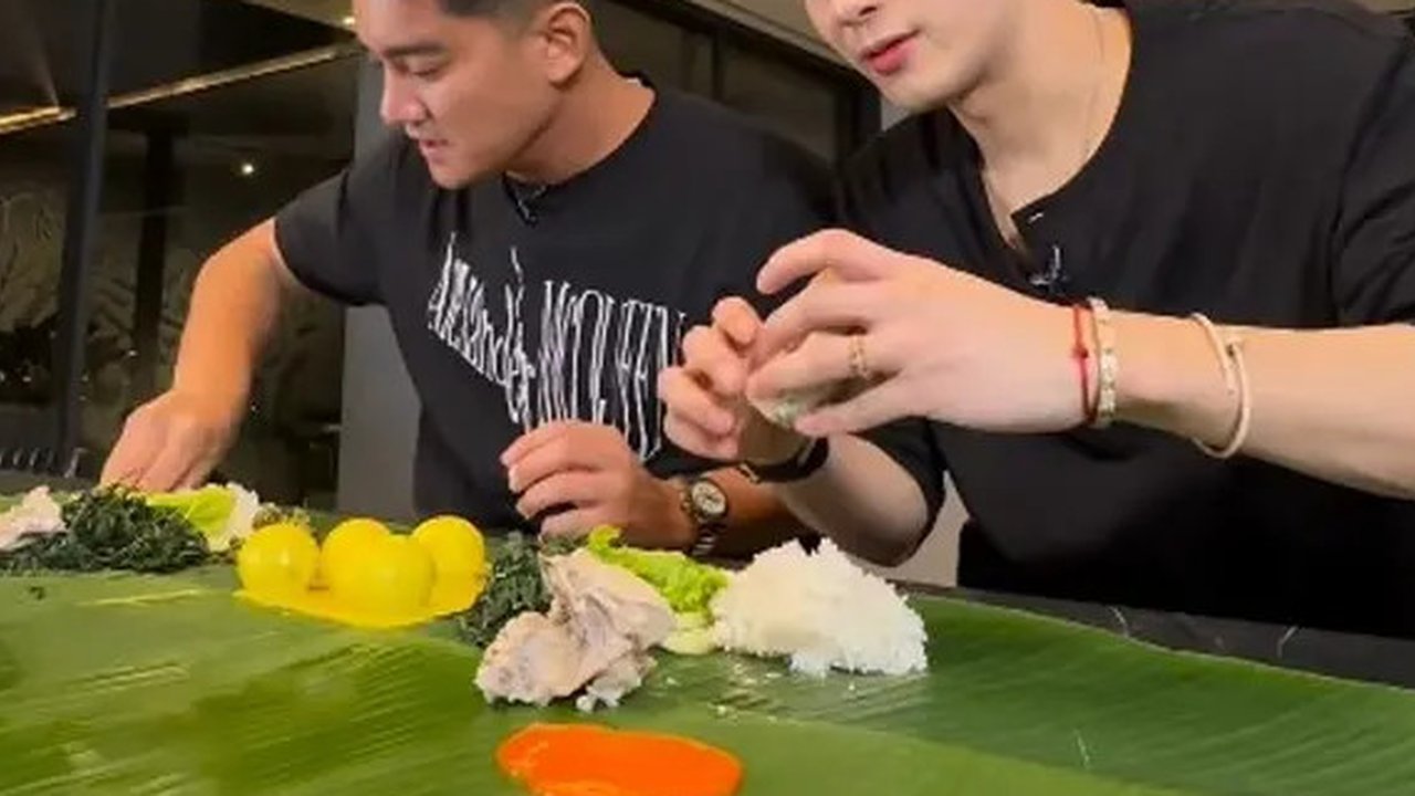 Makan Nasi Padang Bareng Boy William, Jackson Wang Ketagihan Ayam Pop dan Daun Singkong.  foto: (dok.Instagram @boywilliam17/ht