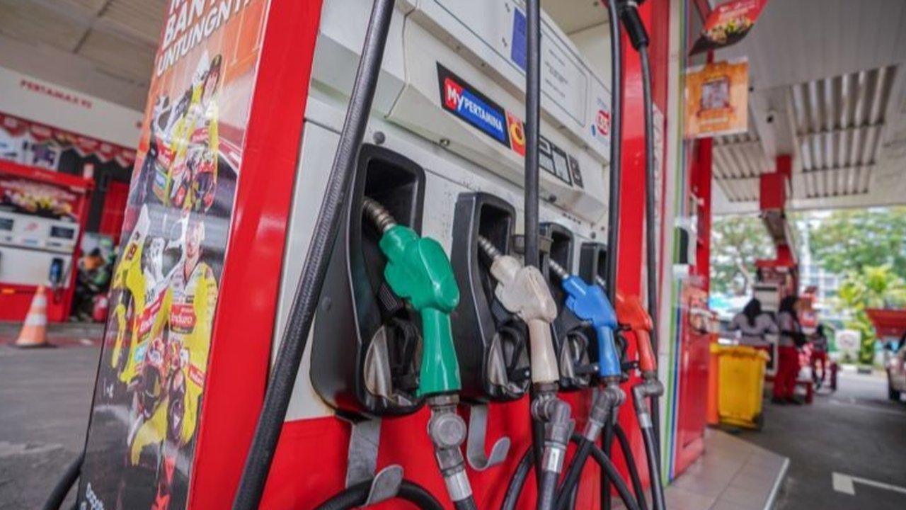 Ramai Isu Kendaraan Nunggak Pajak Tak Boleh Isi BBM, Pertamina Pastikan Hoaks