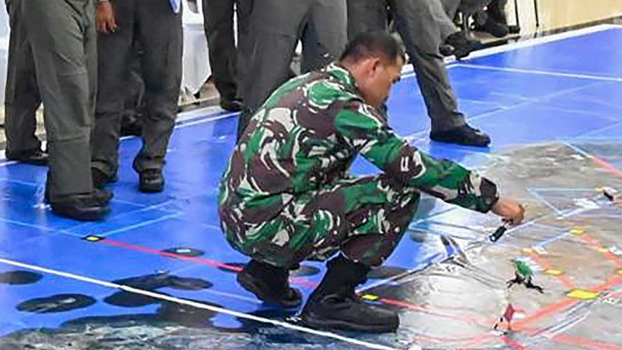 Penerbang TNI AU saat mengikuti  Tactical Floor Game (TFG) flypast gabungan di Markas Koopsudnas, Halim Perdanakusuma Jakarta, Rabu (24/9/2025).