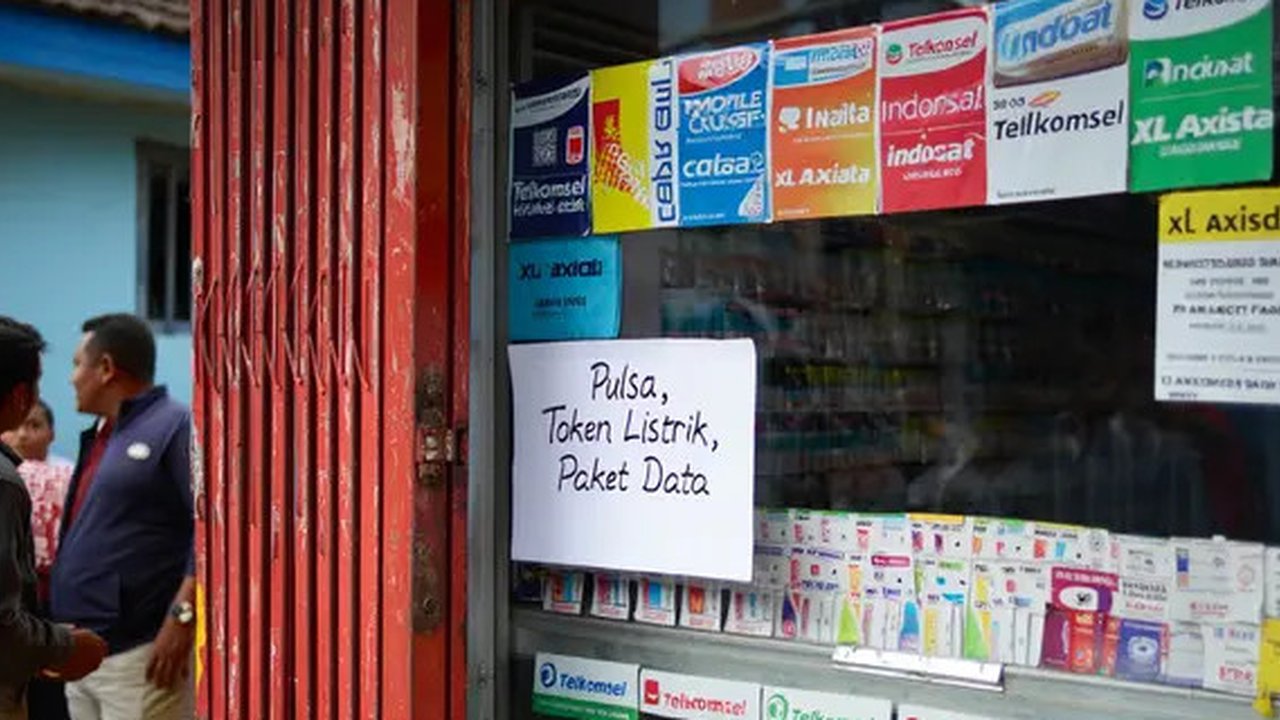 Dagangan Populer di Teras Rumah (Foto: Reve Art AI)
