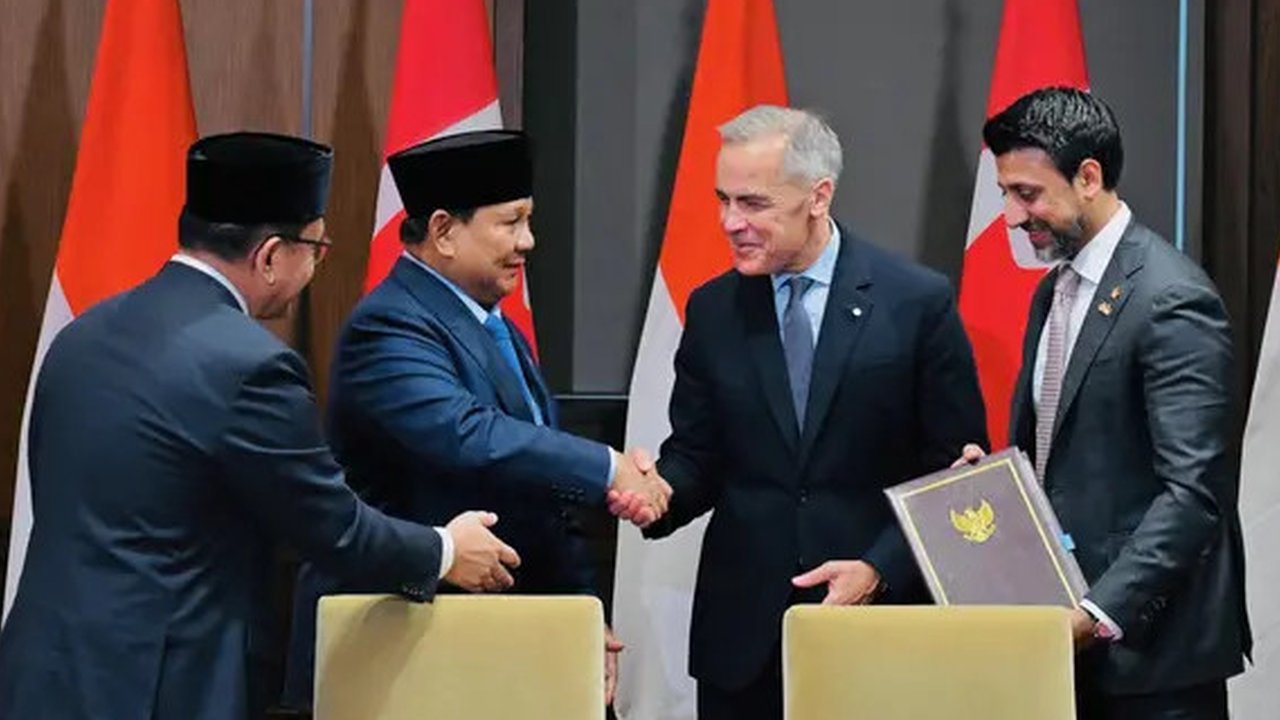 VIDEO: Canda Prabowo Ke PM Kanada, Pusing Bareng Baca Perjanjian 9.000 Halaman 