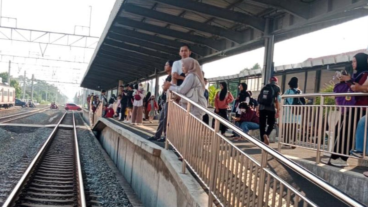 KRL Yogyakarta-Solo Alami Gangguan, Perjalanan Terlambat 87 Menit